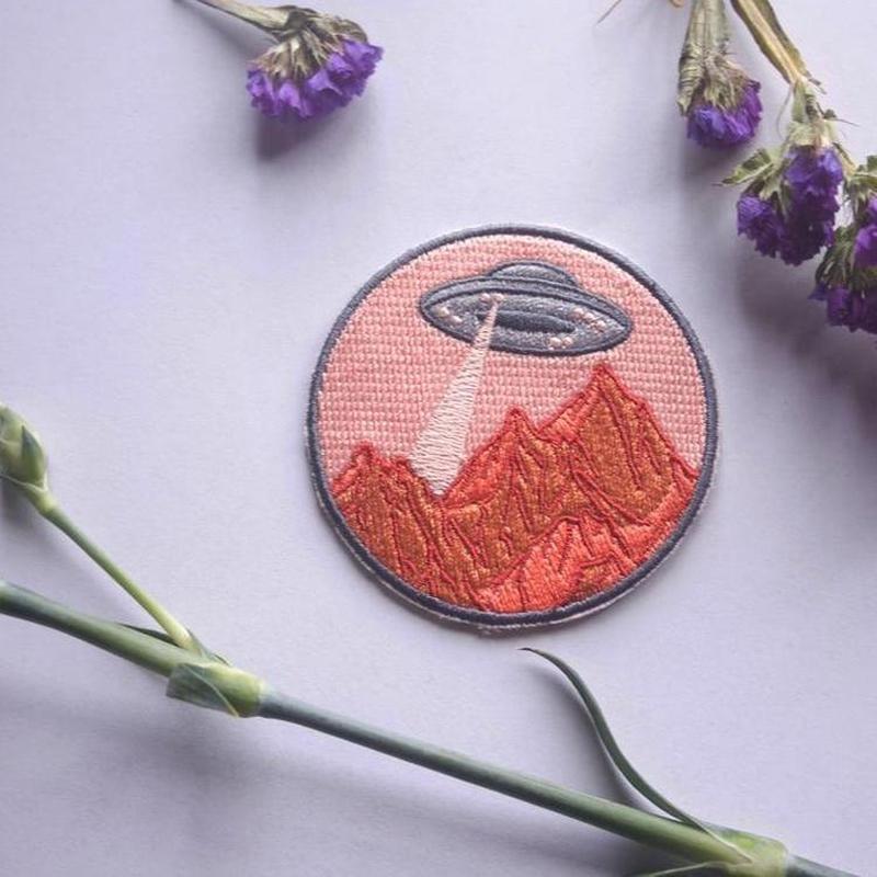 Mountain UFO Vintage Retro Iron On Patch-ESPI LANE