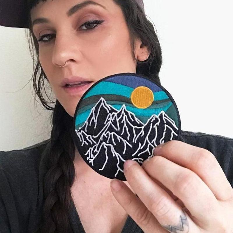 Retro Mountain Iron On Patch-ESPI LANE