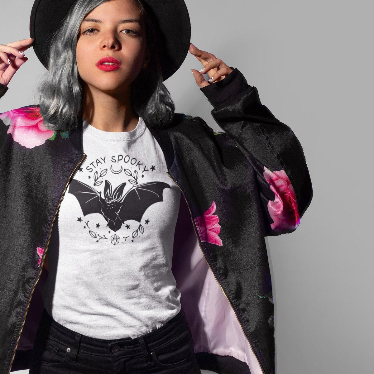 Stay Spooky Bat Graphic Tee-ESPI LANE